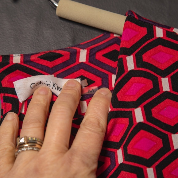 Calvin Klein Sleeveless Geometric Design Blouse M - Picture 3 of 5